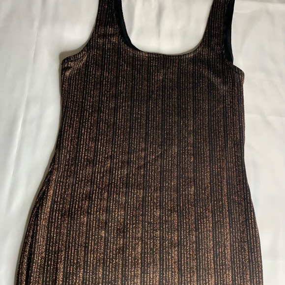 Gold Metallic Short Sleeves Mini Dress. - Picture 2 of 8